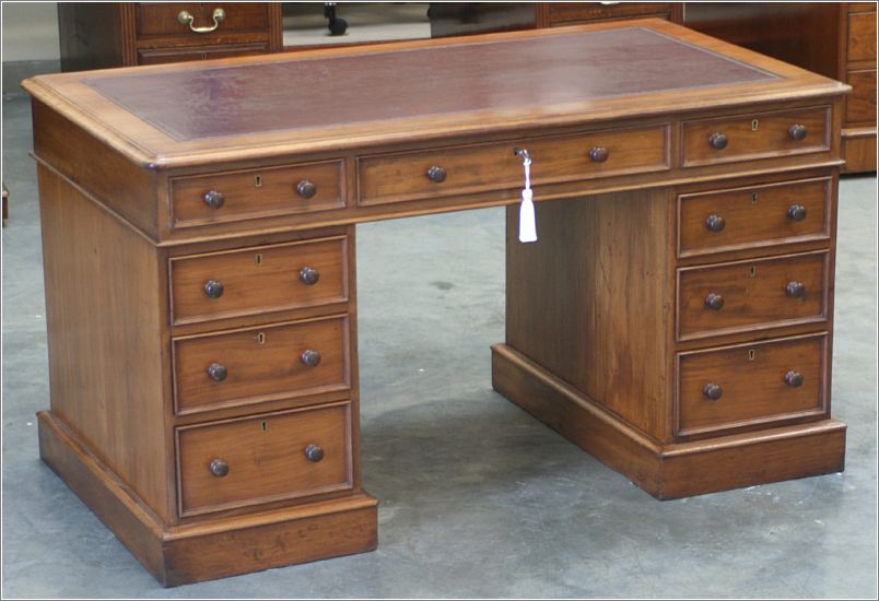 2069 Antique Victorian Mahogany Pedestal Desk (1)